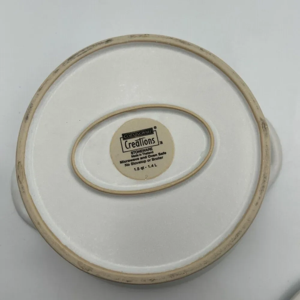 CorningWare Creations Stoneware Covered Casserole Oven Dish 1.5qt White